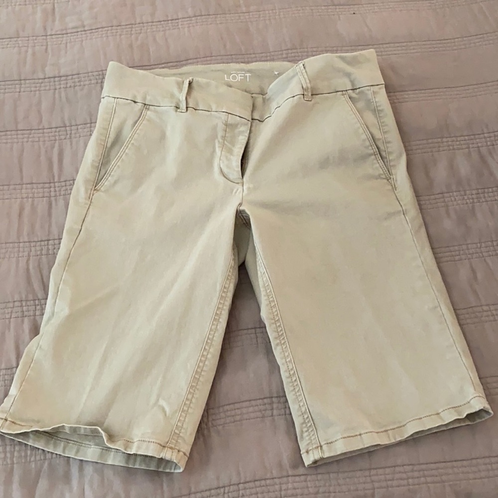 Size 6 Ann Taylor Loft Bermuda shorts